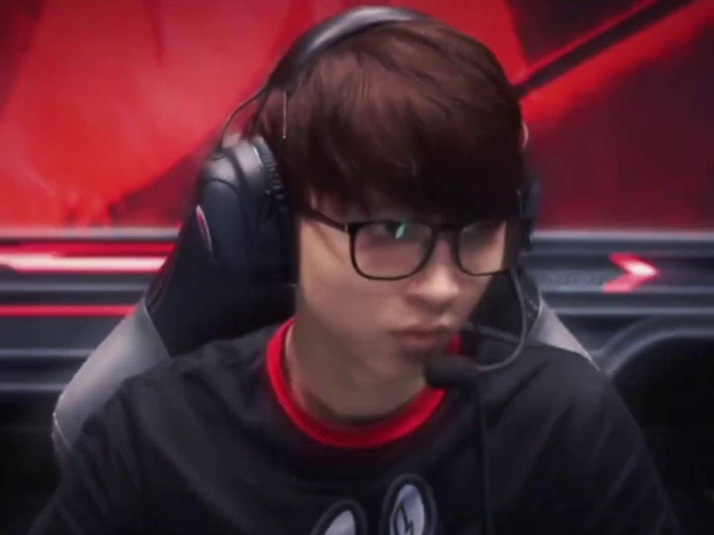 关于C9险胜PSG，Hanssama极限生还后反打顶尖较量四强赛，留下经典瞬间的信息